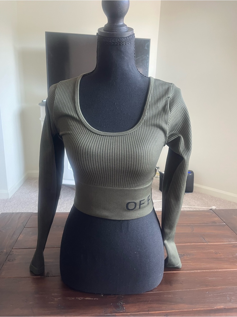 Aerie Offline Women’s Olive Ribbed Long-Sleeve Crop Top